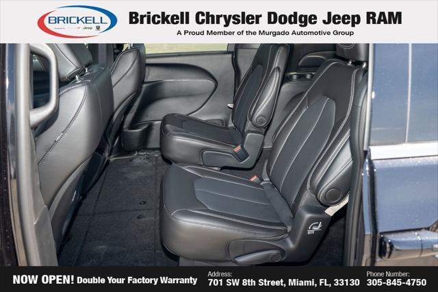 new 2025 Chrysler Pacifica car, priced at $37,428