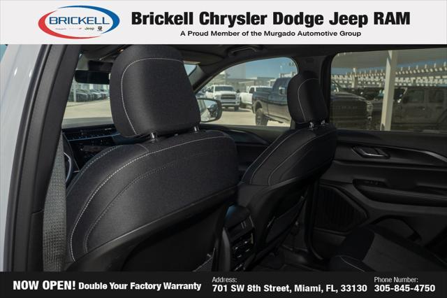 new 2025 Jeep Grand Cherokee car, priced at $28,660