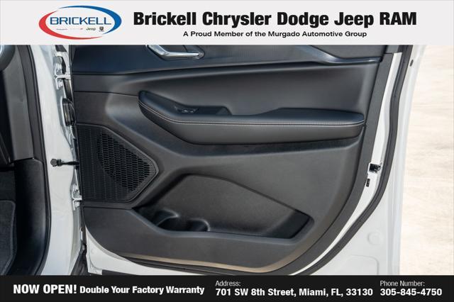 new 2025 Jeep Grand Cherokee car, priced at $28,660