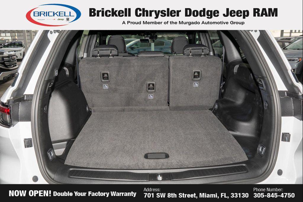 new 2025 Jeep Grand Cherokee car, priced at $35,910