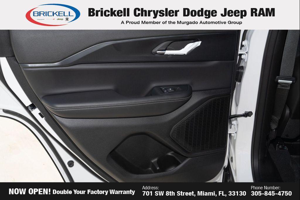 new 2025 Jeep Grand Cherokee car, priced at $30,660