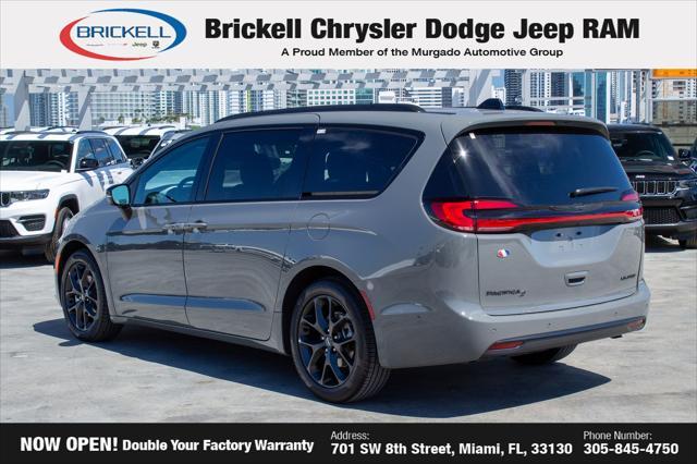 new 2025 Chrysler Pacifica car, priced at $43,281