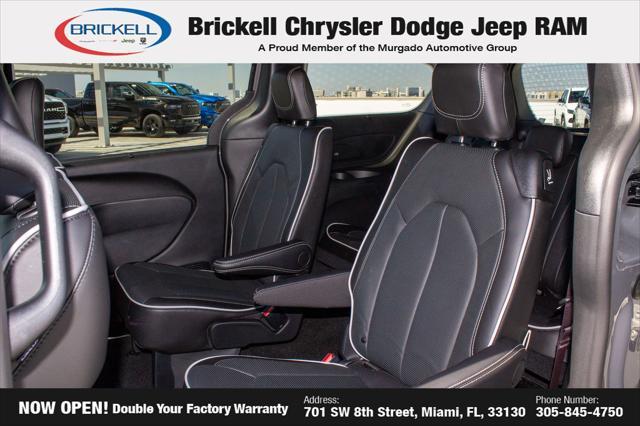 new 2025 Chrysler Pacifica car, priced at $43,281
