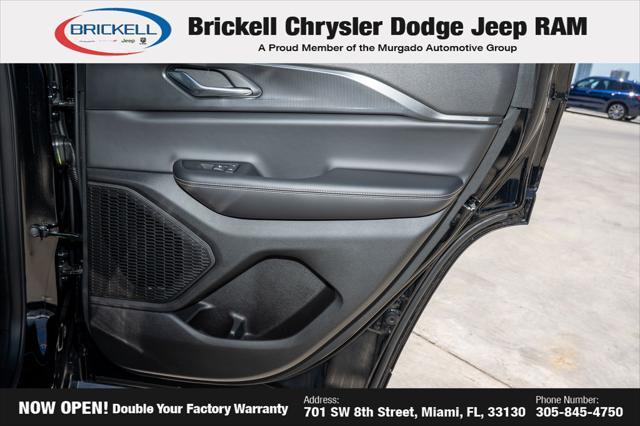 new 2025 Jeep Grand Cherokee car, priced at $35,195