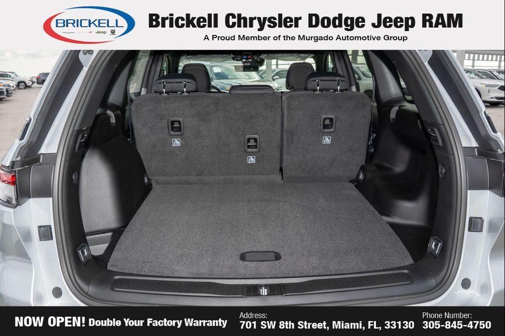 new 2025 Jeep Grand Cherokee car, priced at $36,790