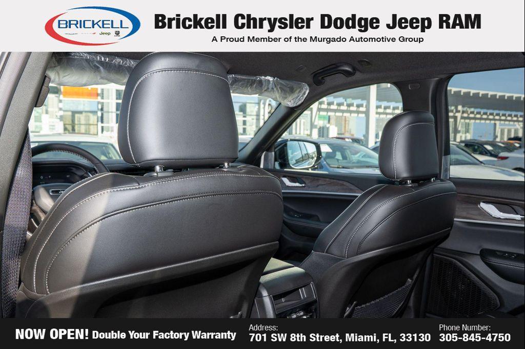 new 2025 Jeep Grand Cherokee car, priced at $35,282
