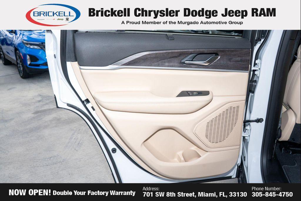 new 2025 Jeep Grand Cherokee car, priced at $46,505