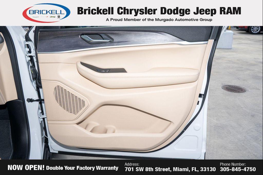 new 2025 Jeep Grand Cherokee car, priced at $46,505