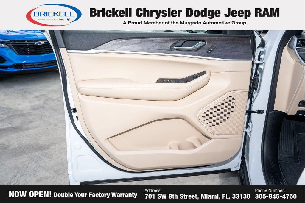 new 2025 Jeep Grand Cherokee car, priced at $46,505