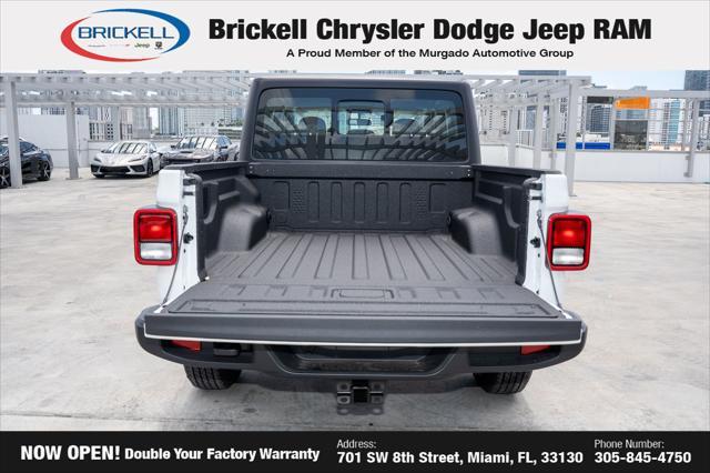 new 2025 Jeep Gladiator car, priced at $40,970