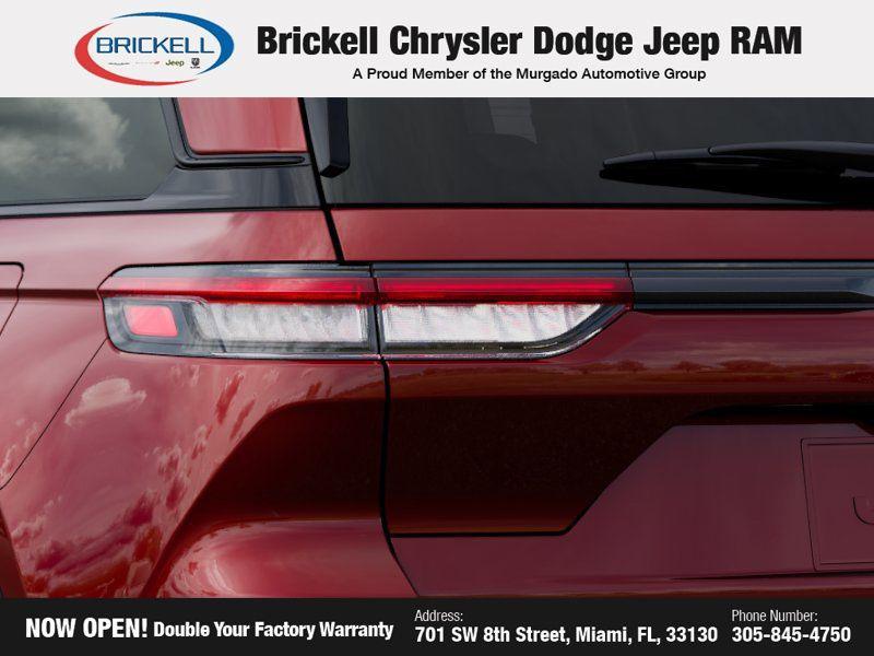 new 2025 Jeep Grand Cherokee car, priced at $40,228