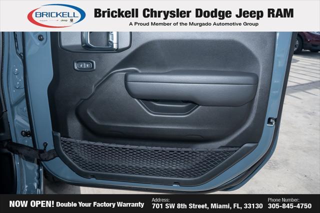 new 2025 Jeep Gladiator car, priced at $43,006