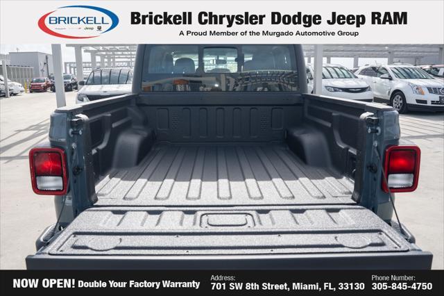 new 2025 Jeep Gladiator car, priced at $43,006