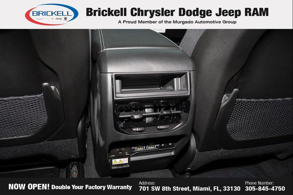 new 2025 Jeep Grand Cherokee car, priced at $42,095