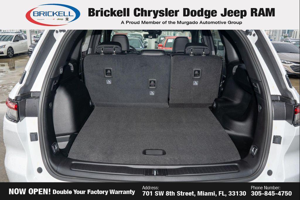 new 2025 Jeep Grand Cherokee car, priced at $42,095