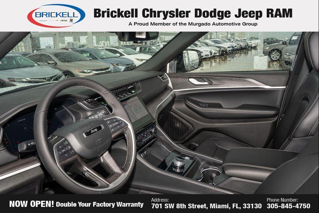 new 2025 Jeep Grand Cherokee car, priced at $42,095