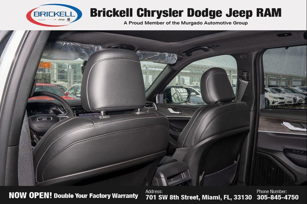 new 2025 Jeep Grand Cherokee car, priced at $42,095