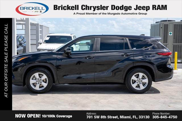 used 2023 Toyota Highlander car, priced at $27,099