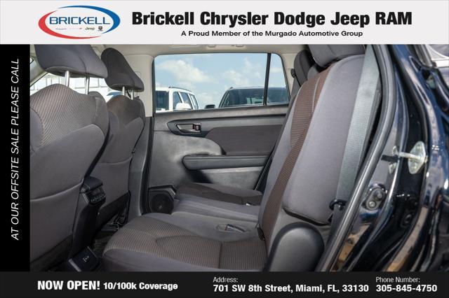 used 2023 Toyota Highlander car, priced at $27,099