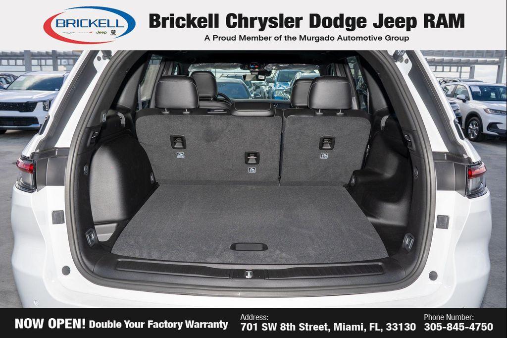 new 2025 Jeep Grand Cherokee car, priced at $40,035