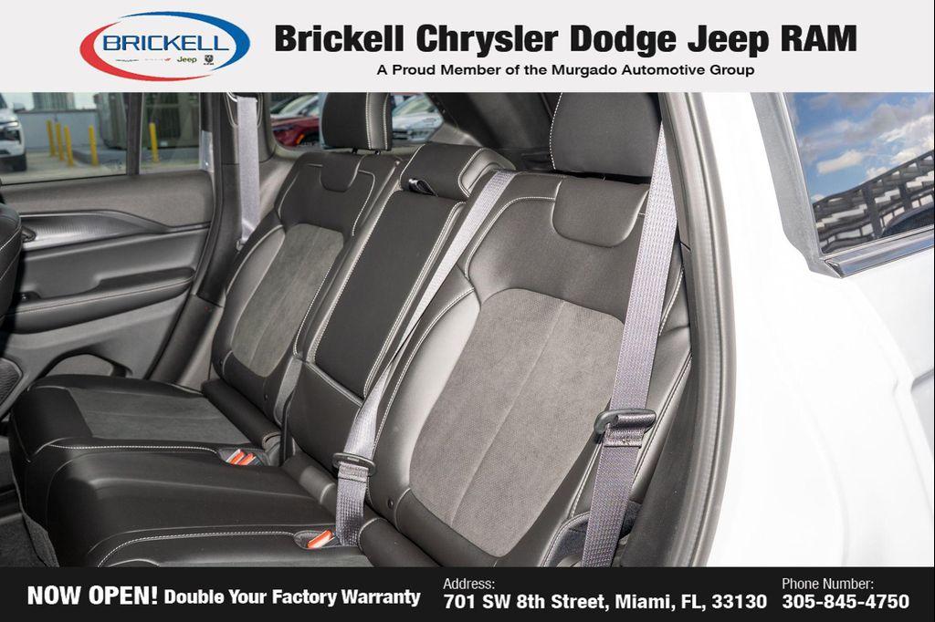 new 2025 Jeep Grand Cherokee car, priced at $40,035