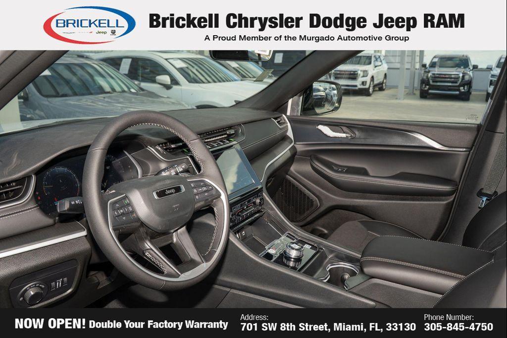 new 2025 Jeep Grand Cherokee car, priced at $40,035