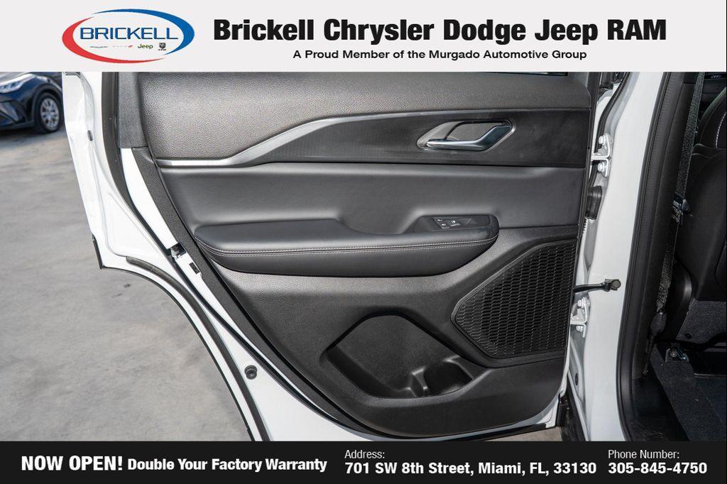 new 2025 Jeep Grand Cherokee car, priced at $40,035