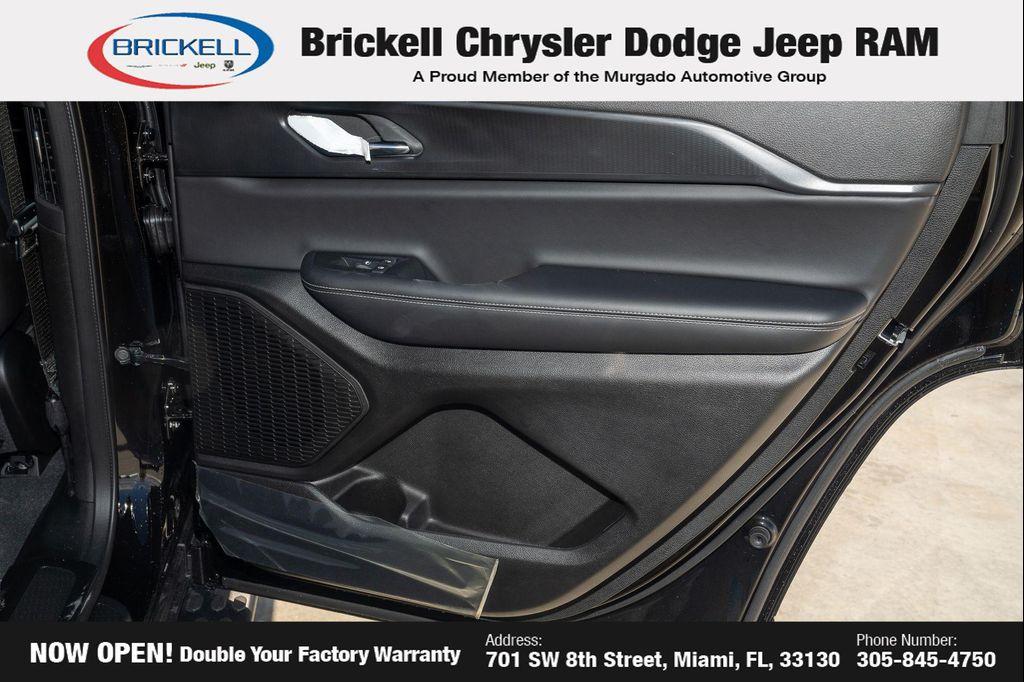 new 2025 Jeep Grand Cherokee L car, priced at $42,176