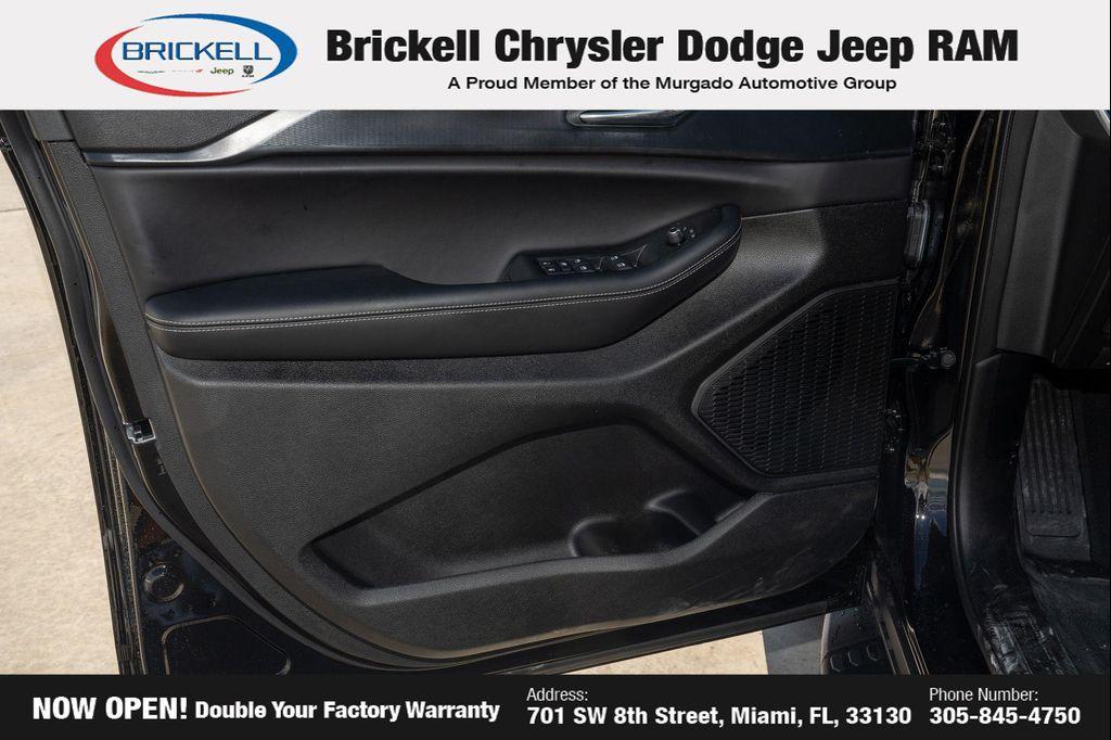 new 2025 Jeep Grand Cherokee L car, priced at $42,176