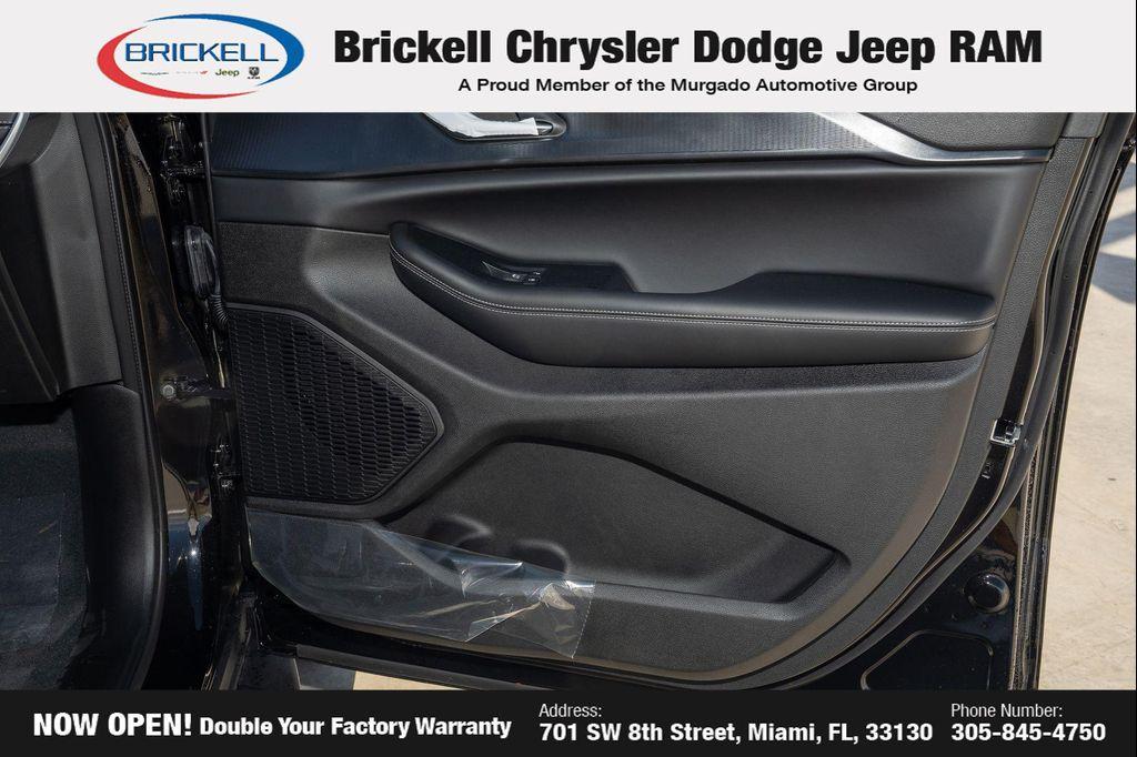 new 2025 Jeep Grand Cherokee L car, priced at $42,176