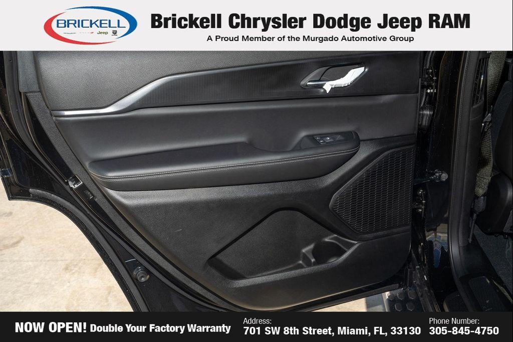 new 2025 Jeep Grand Cherokee L car, priced at $42,176