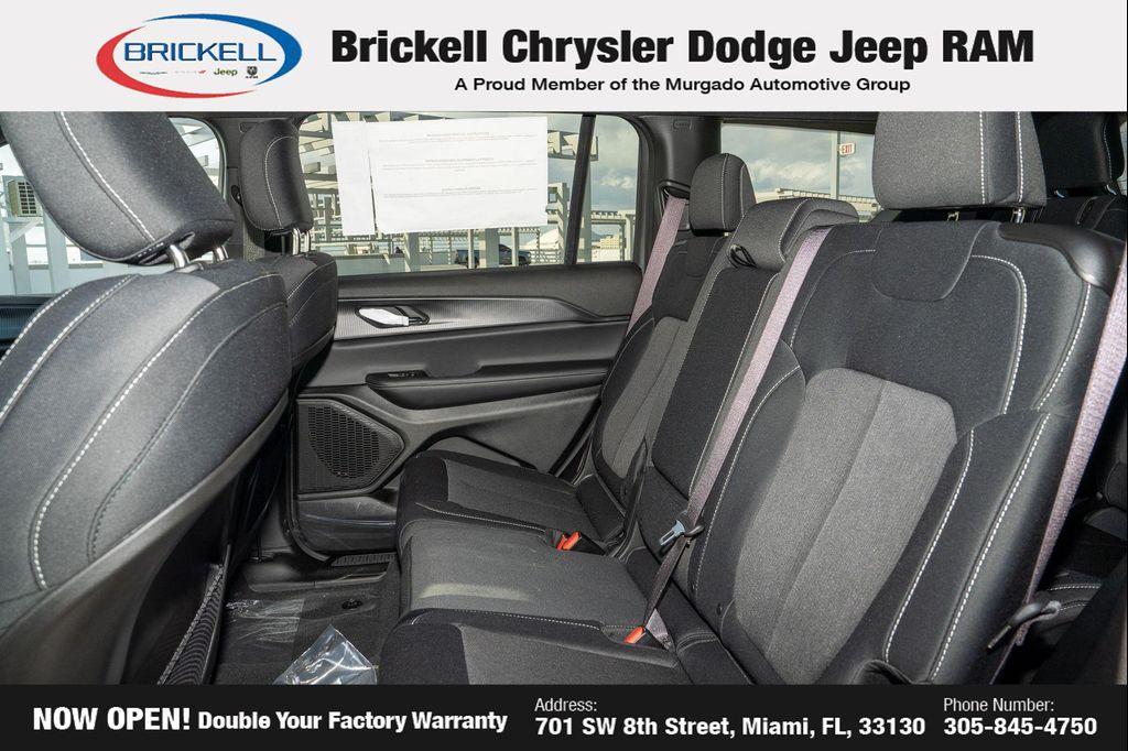 new 2025 Jeep Grand Cherokee L car, priced at $42,176