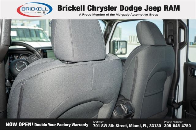 new 2025 Jeep Gladiator car, priced at $42,136