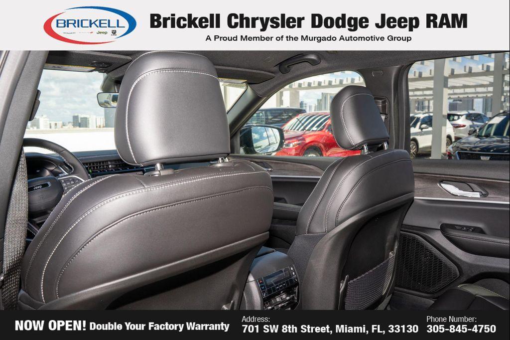 new 2025 Jeep Grand Cherokee L car, priced at $40,077