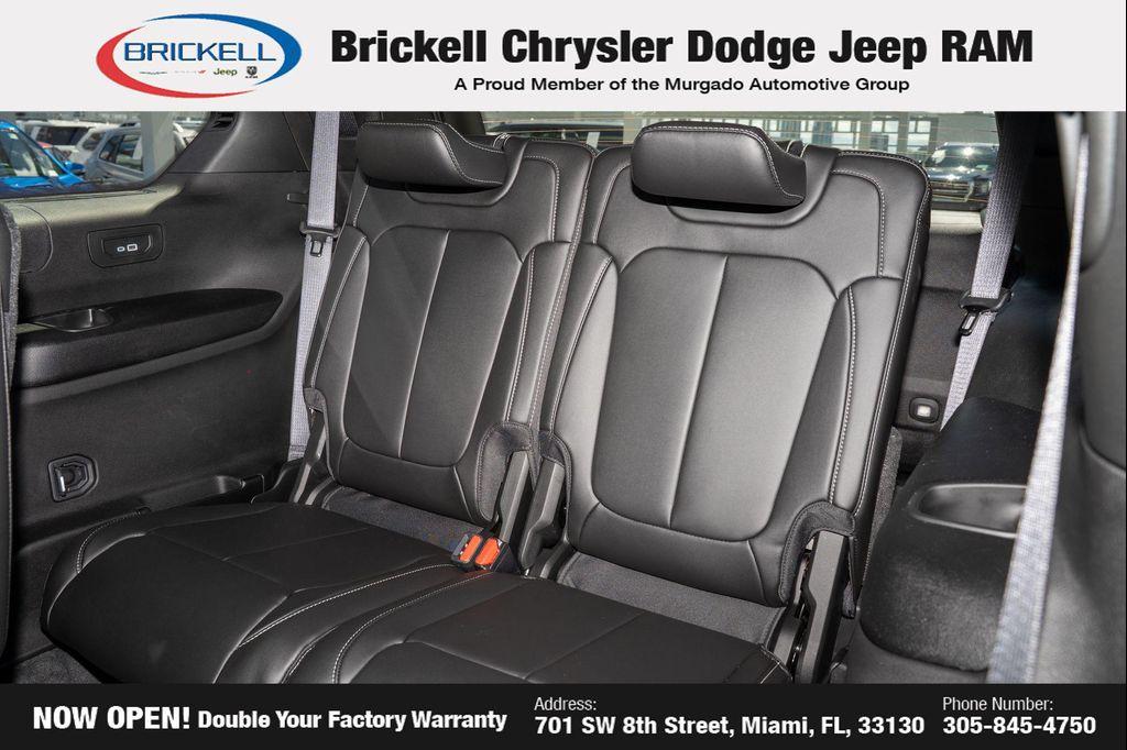 new 2025 Jeep Grand Cherokee L car, priced at $40,077