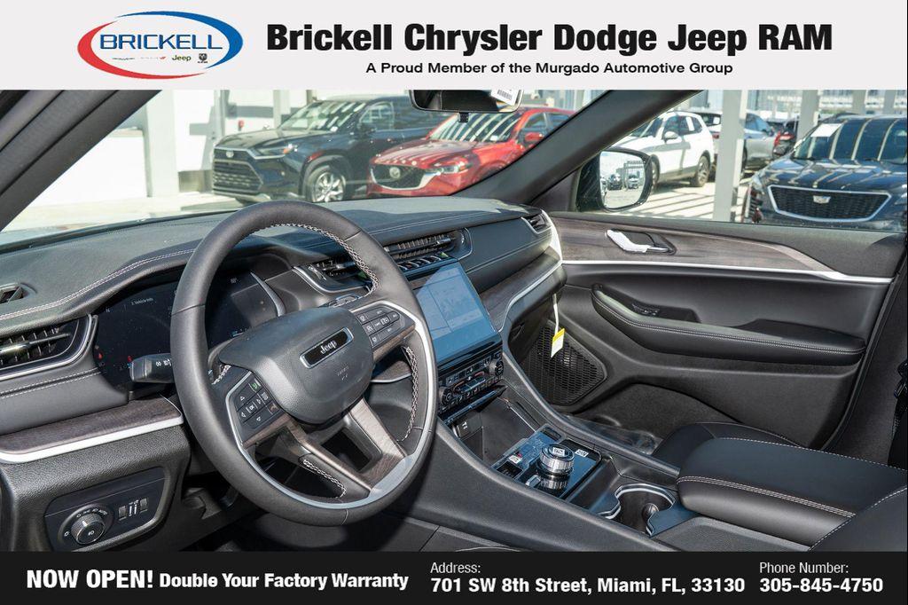 new 2025 Jeep Grand Cherokee L car, priced at $40,077