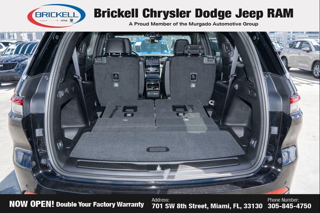 new 2025 Jeep Grand Cherokee L car, priced at $40,077