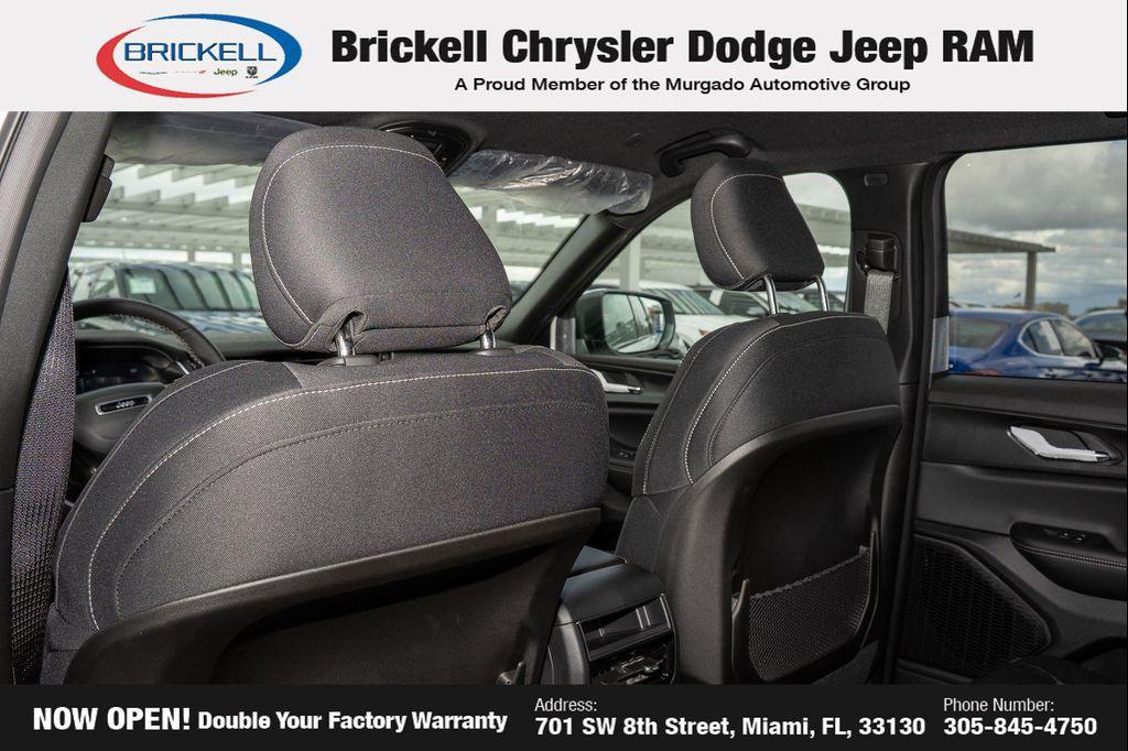 new 2025 Jeep Grand Cherokee car, priced at $33,770