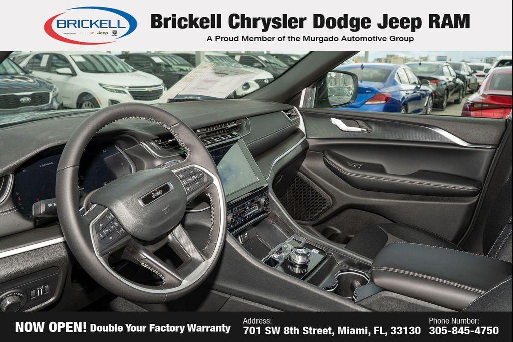 new 2025 Jeep Grand Cherokee car, priced at $33,770