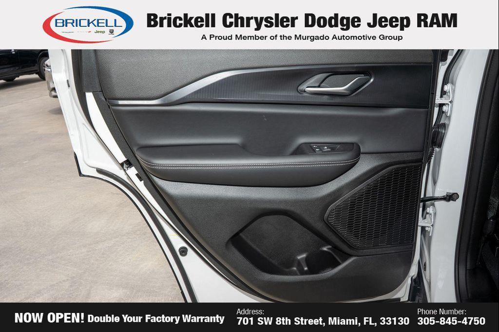 new 2025 Jeep Grand Cherokee car, priced at $32,835
