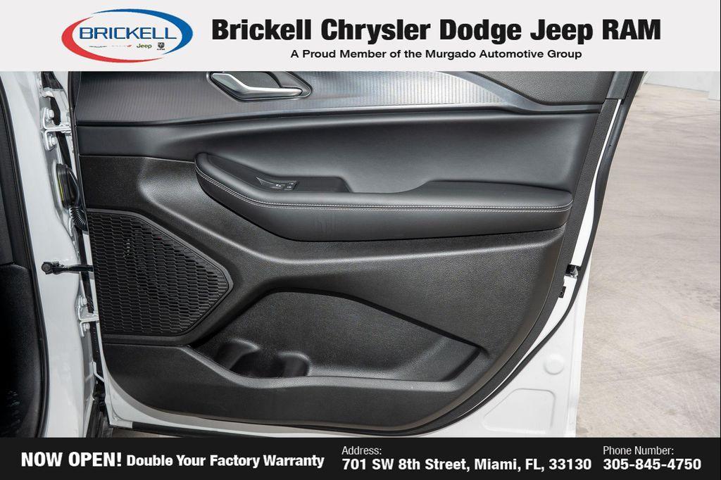 new 2025 Jeep Grand Cherokee car, priced at $32,835