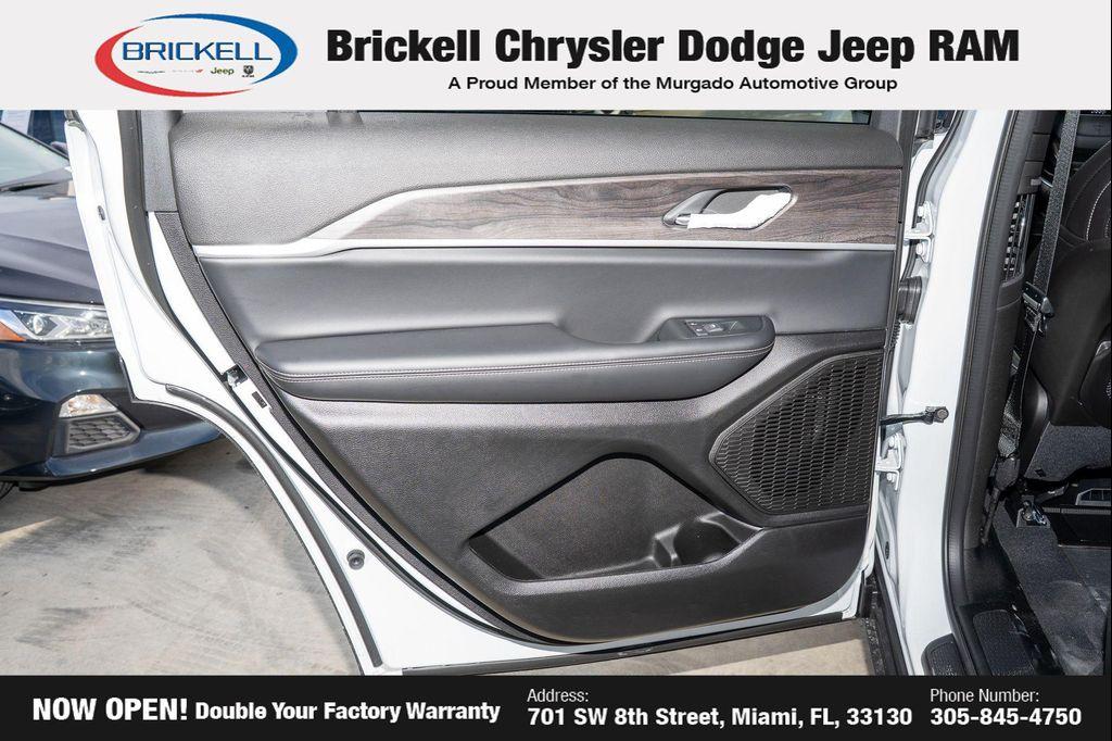 new 2025 Jeep Grand Cherokee L car, priced at $43,784