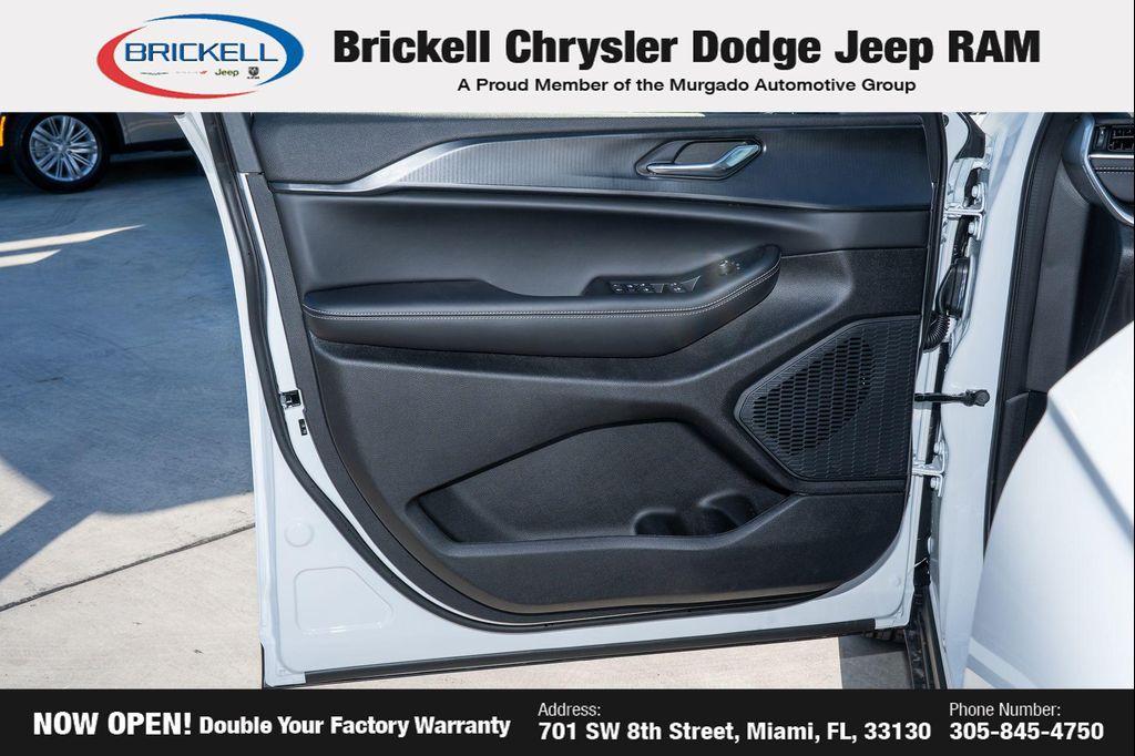 new 2025 Jeep Grand Cherokee L car, priced at $42,132