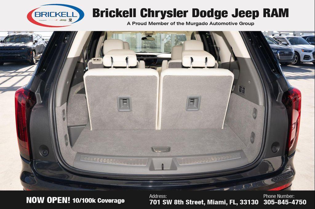 used 2023 Cadillac XT6 car, priced at $38,960