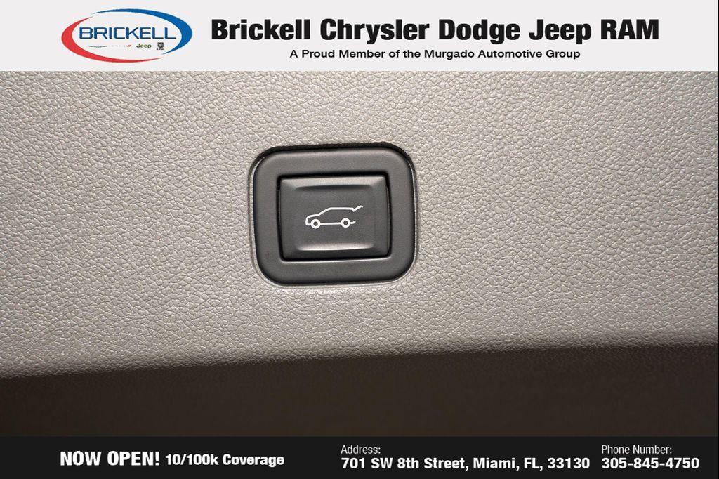 used 2023 Cadillac XT6 car, priced at $38,960