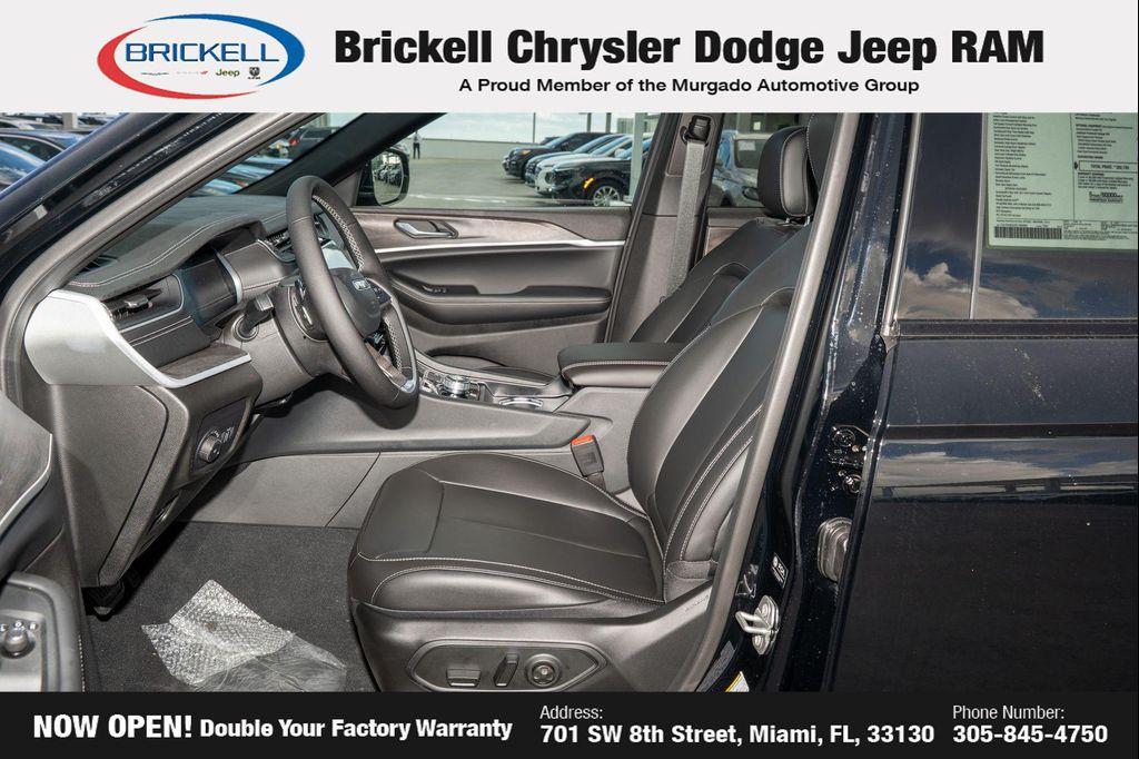 new 2025 Jeep Grand Cherokee car, priced at $43,833