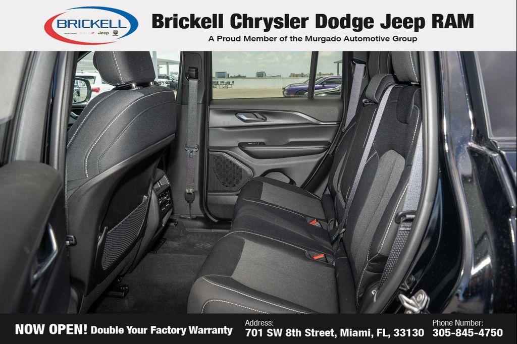 new 2024 Jeep Grand Cherokee car, priced at $31,998