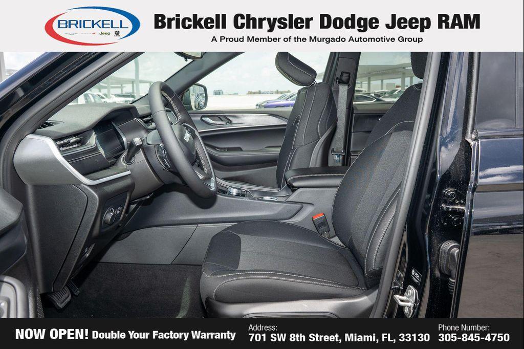 new 2024 Jeep Grand Cherokee car, priced at $31,998