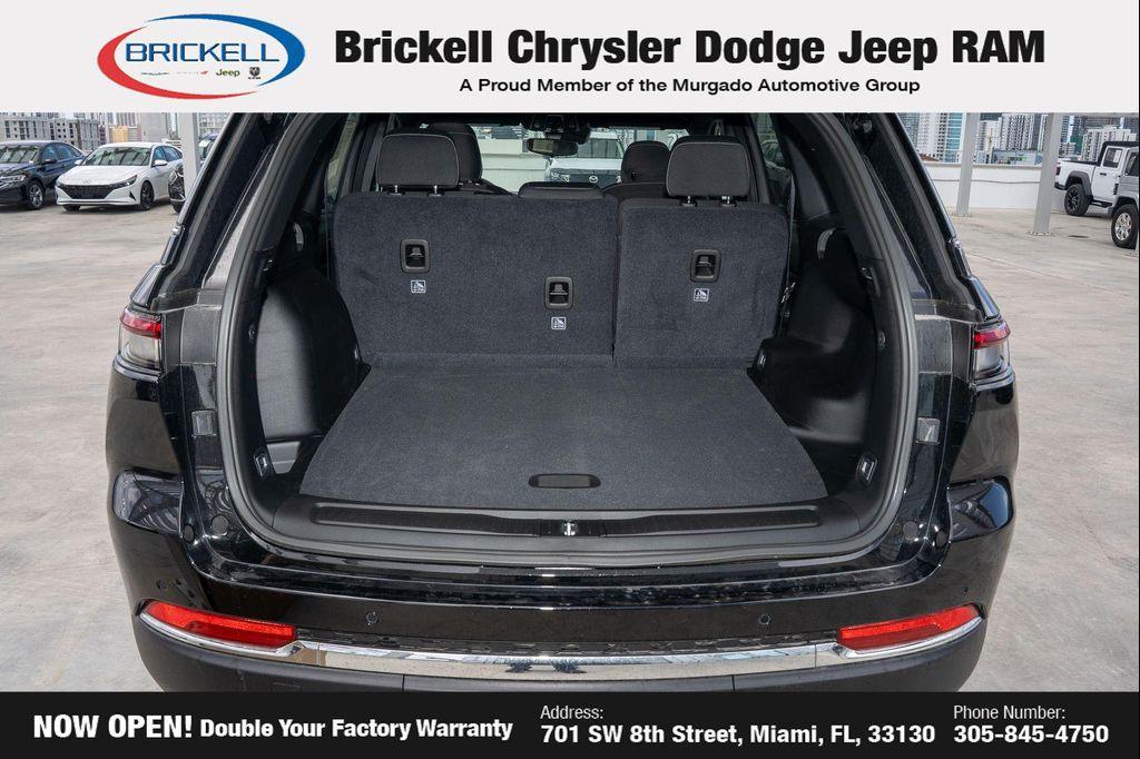 new 2024 Jeep Grand Cherokee car, priced at $31,998