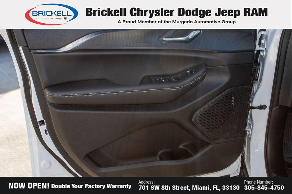 new 2025 Jeep Grand Cherokee L car, priced at $40,172